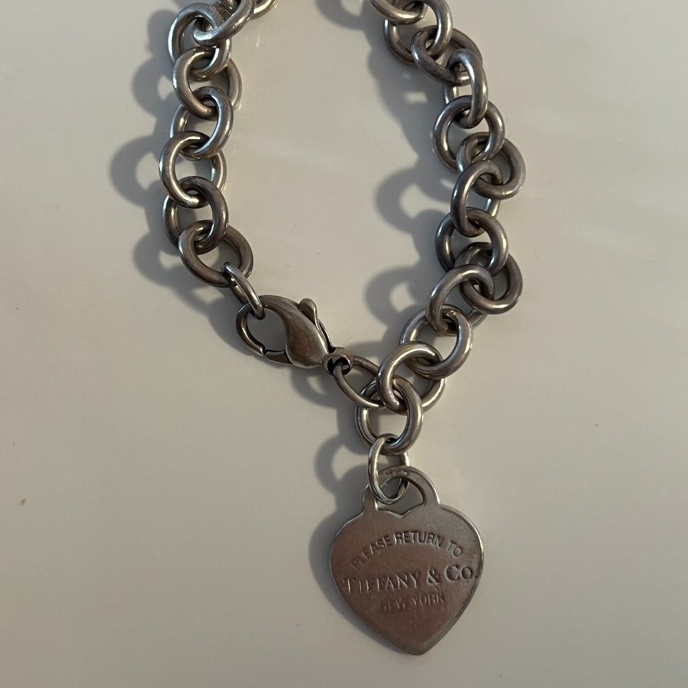 Return to Tiffany & Co Heart Bracelet